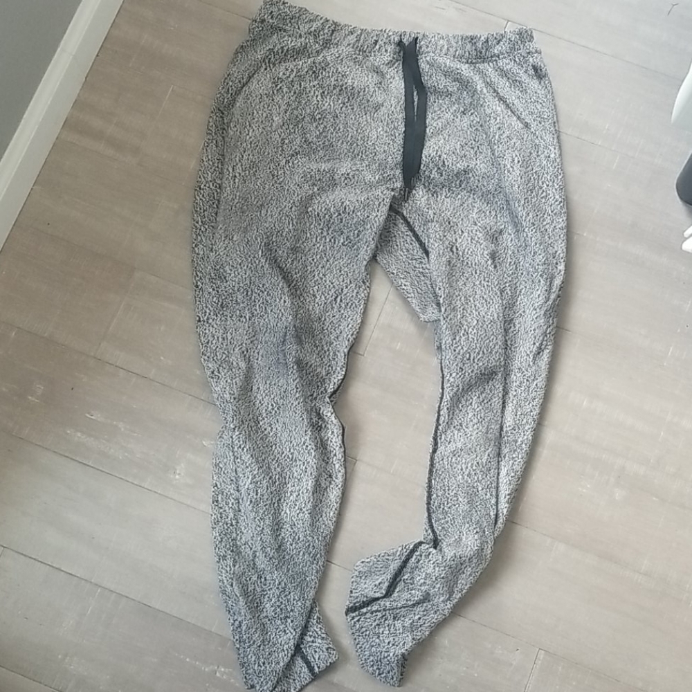 Lululemon Joggers - Size 6